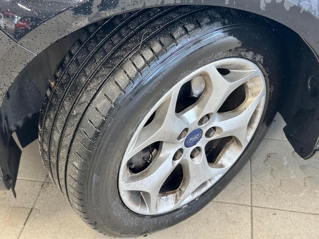 Ford Focus 2018 Musta