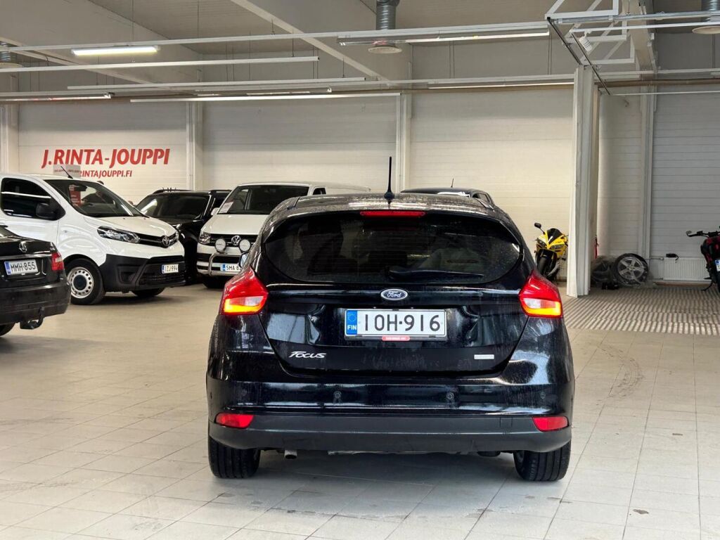 Ford Focus 2018 Musta