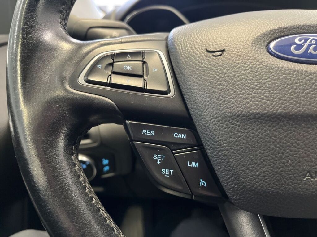Ford Focus 2018 Musta