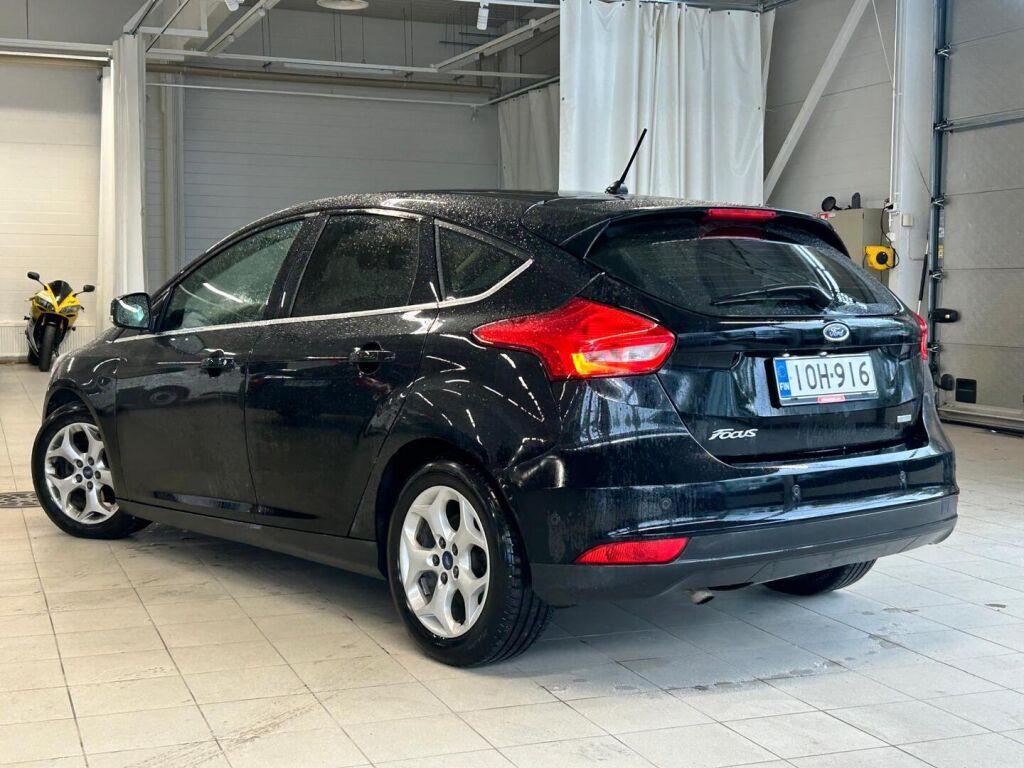 Ford Focus 2018 Musta