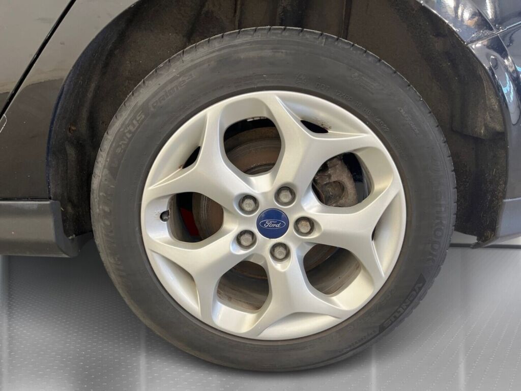 Ford Focus 2018 Musta