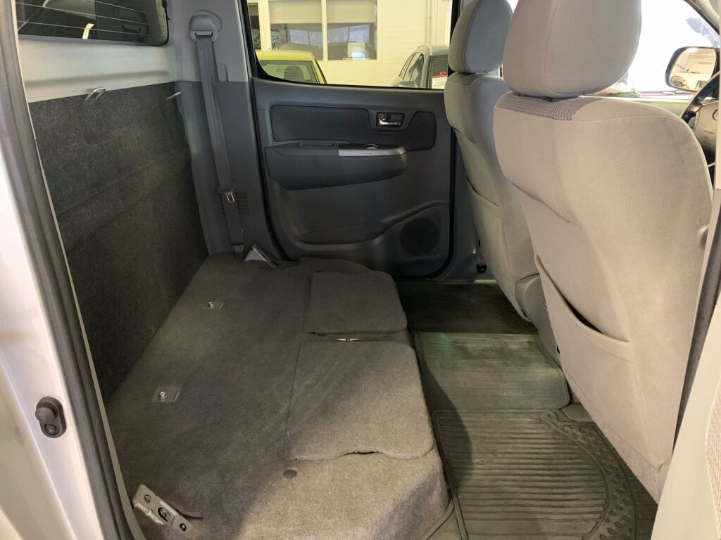 Toyota Hilux 2011 Hopea