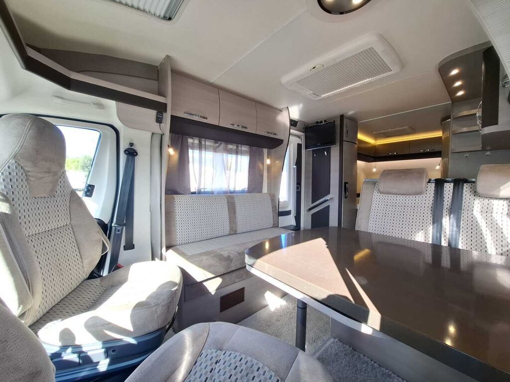 Hobby Optima De Luxe T65 FL 2018 Harmaa