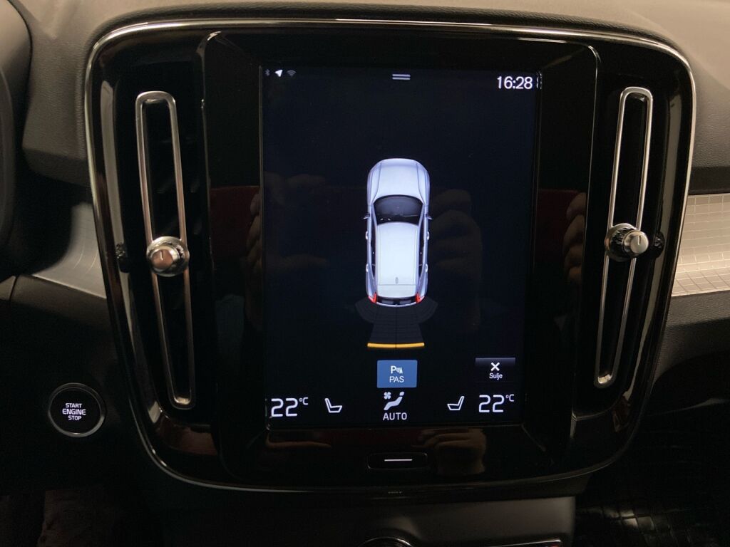 Volvo XC40 2018 Musta