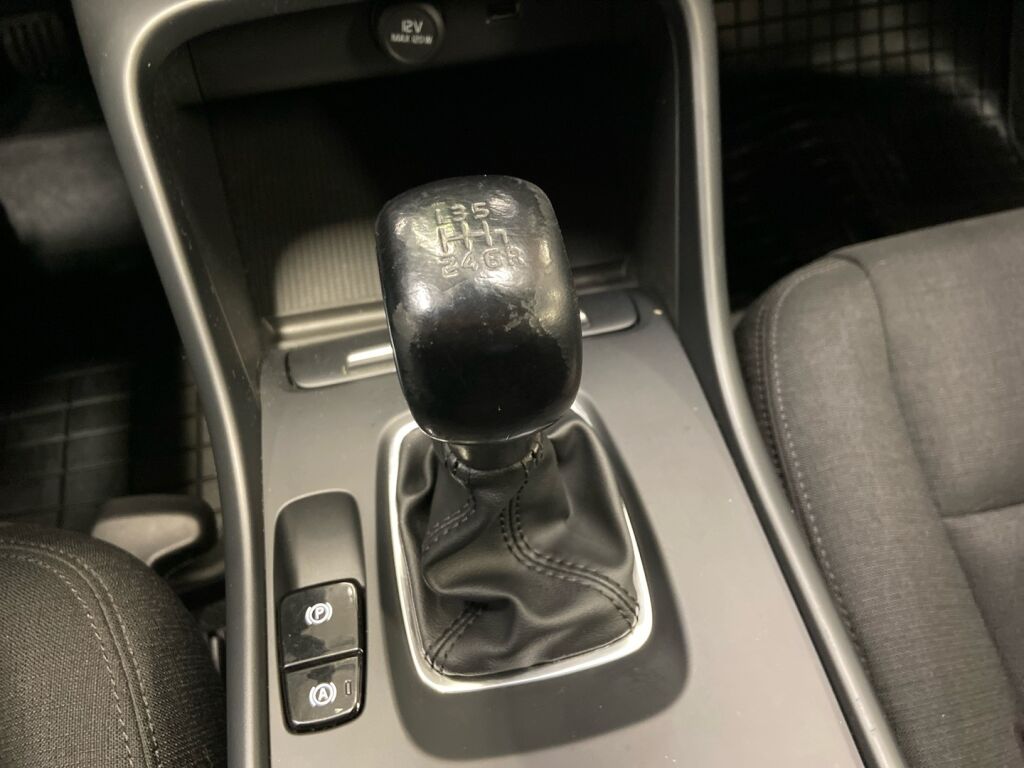 Volvo XC40 2018 Musta