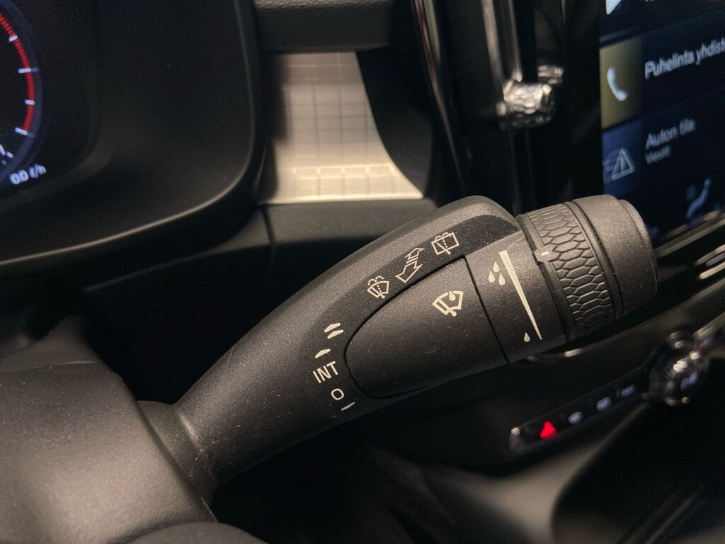 Volvo XC40 2018 Musta