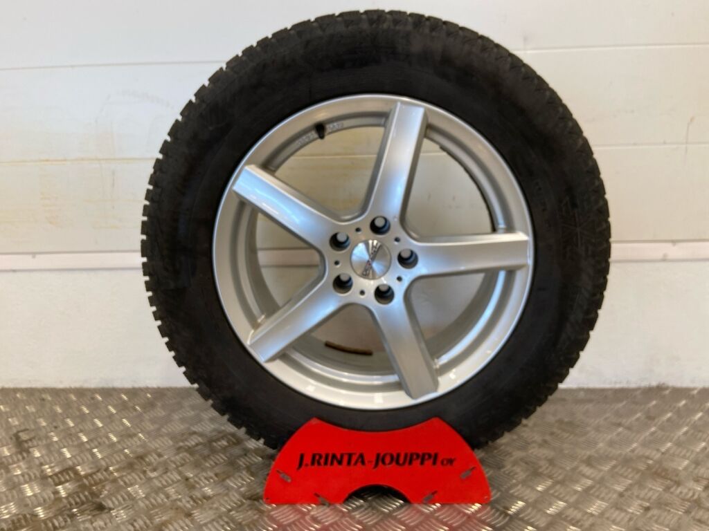 Volvo XC40 2018 Musta