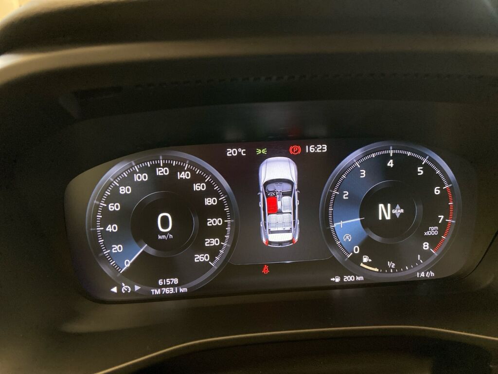 Volvo XC40 2018 Musta