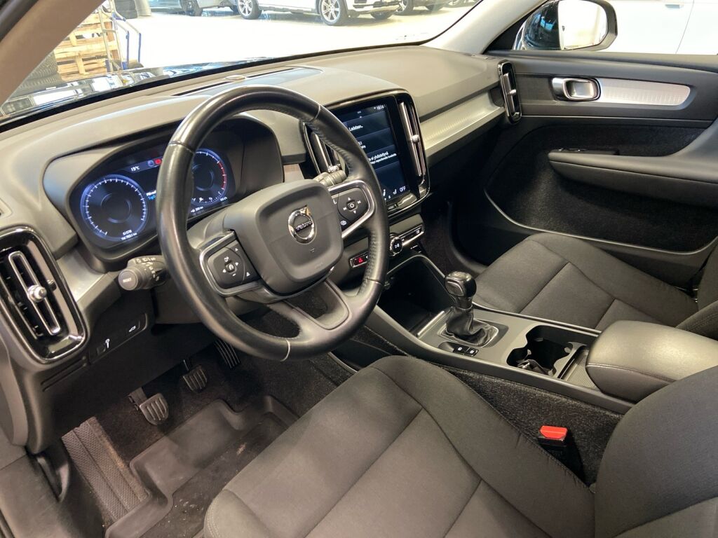 Volvo XC40 2018 Musta
