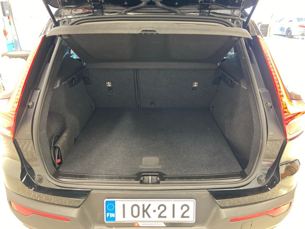 Volvo XC40 2018 Musta