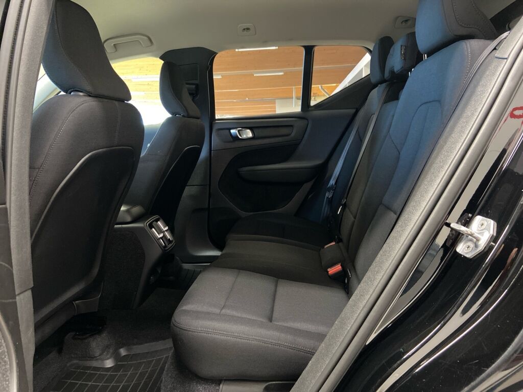 Volvo XC40 2018 Musta