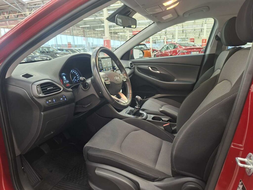 Hyundai i30 Hatchback 2019 Punainen
