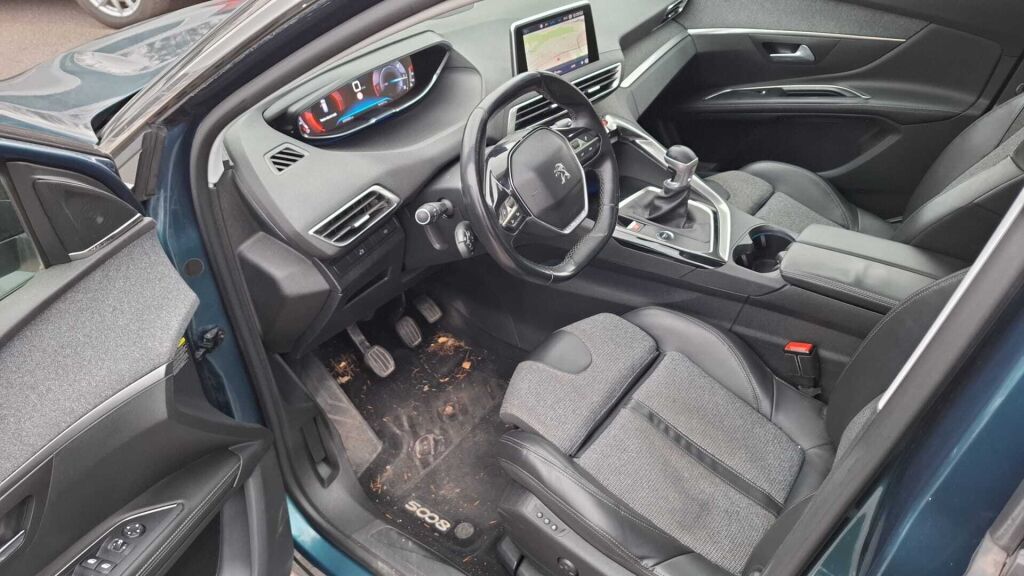 Peugeot 5008 2019 Sininen