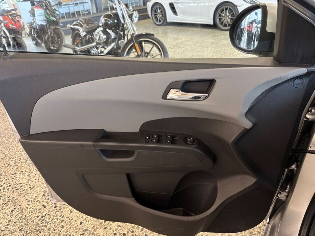 Chevrolet Aveo 2012 Hopea