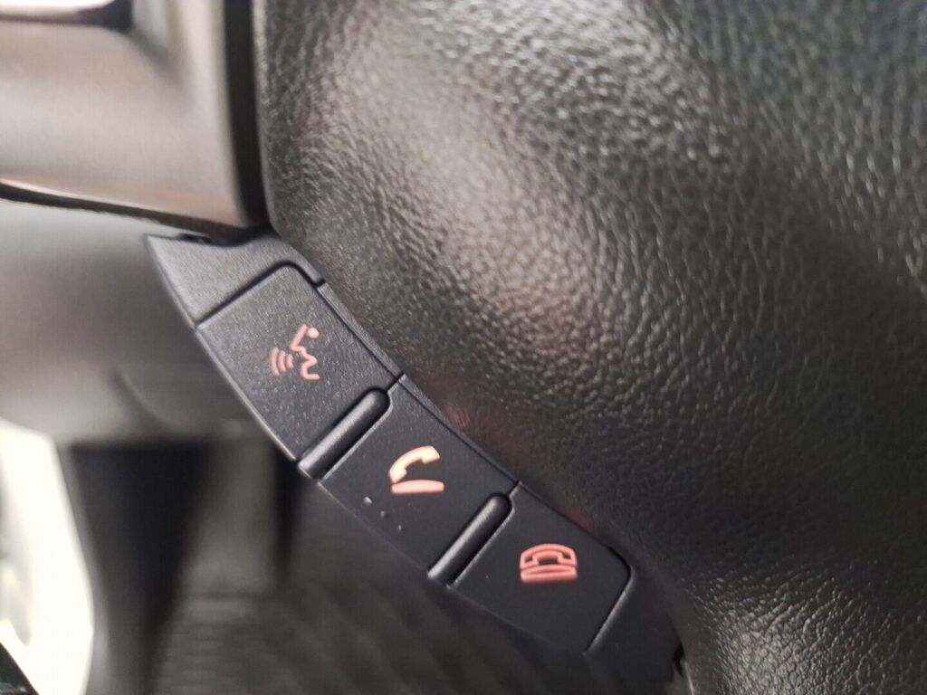 Mitsubishi L200 2014 Valkoinen