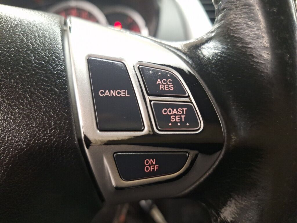 Mitsubishi L200 2014 Valkoinen