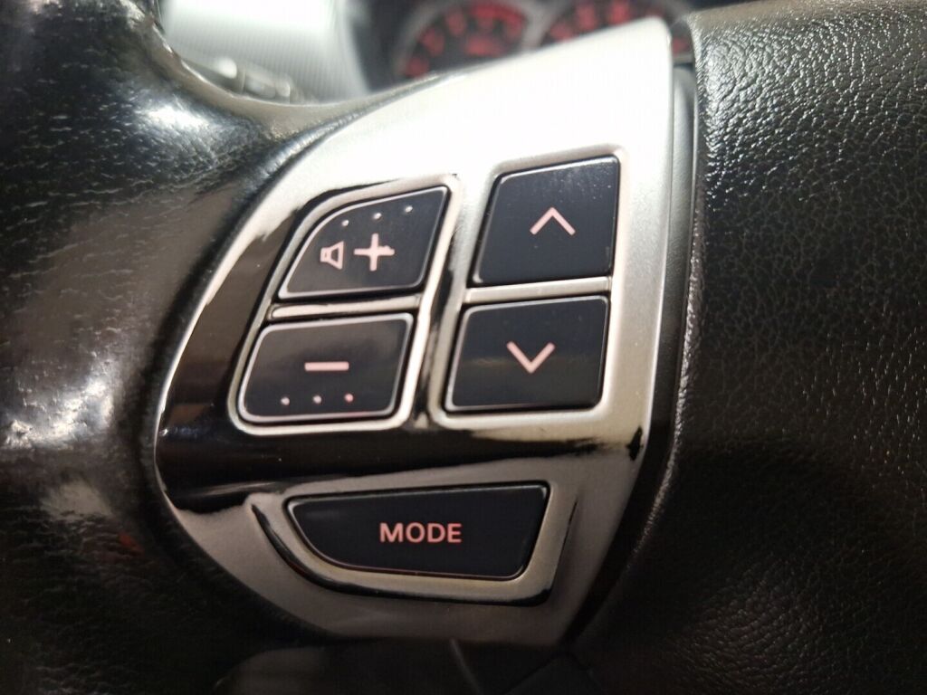 Mitsubishi L200 2014 Valkoinen