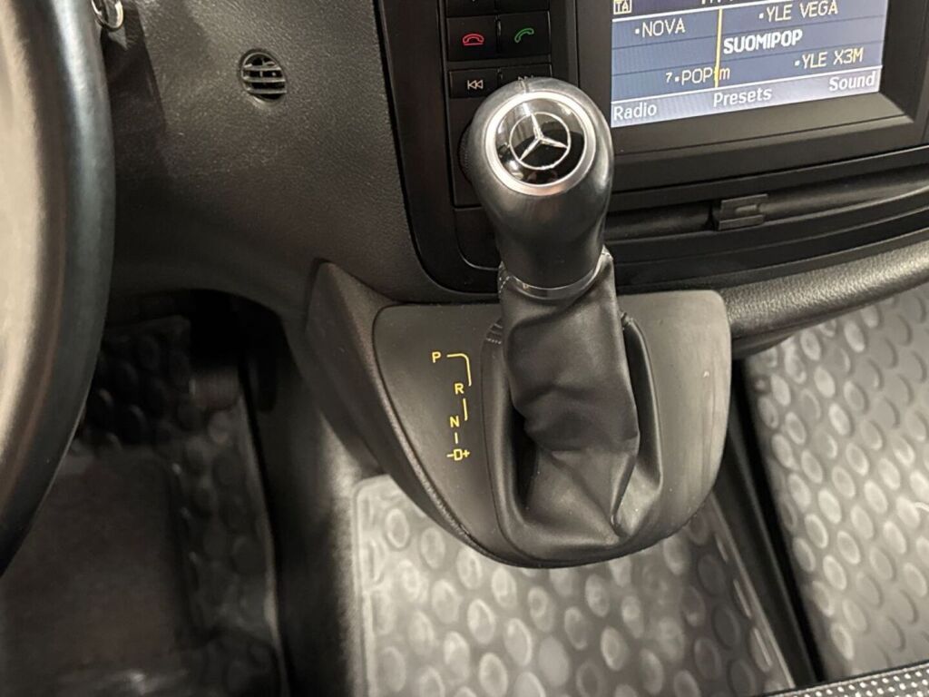 Mercedes-Benz Vito 2011 Musta