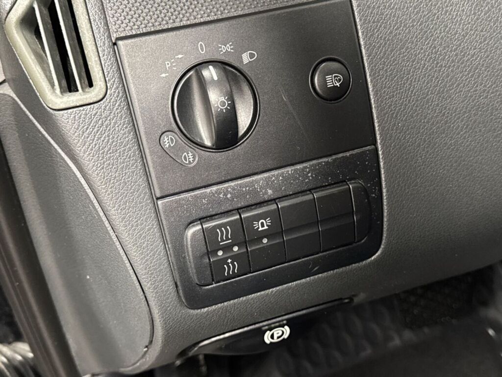 Mercedes-Benz Vito 2011 Musta