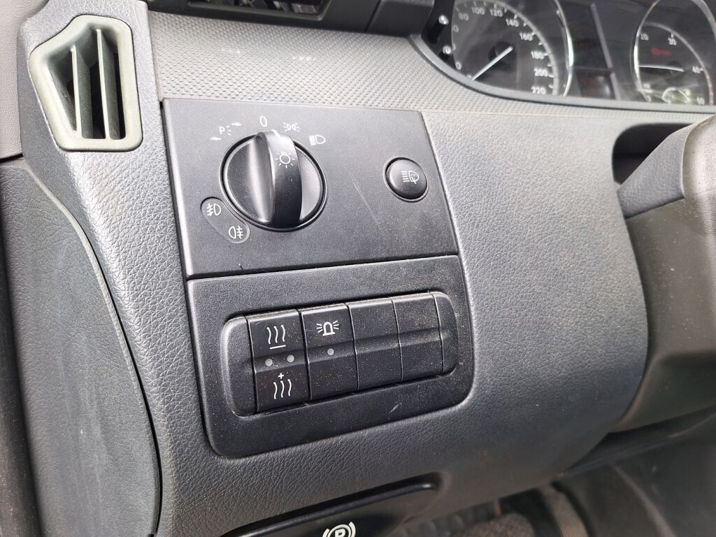 Mercedes-Benz Vito 2011 Musta