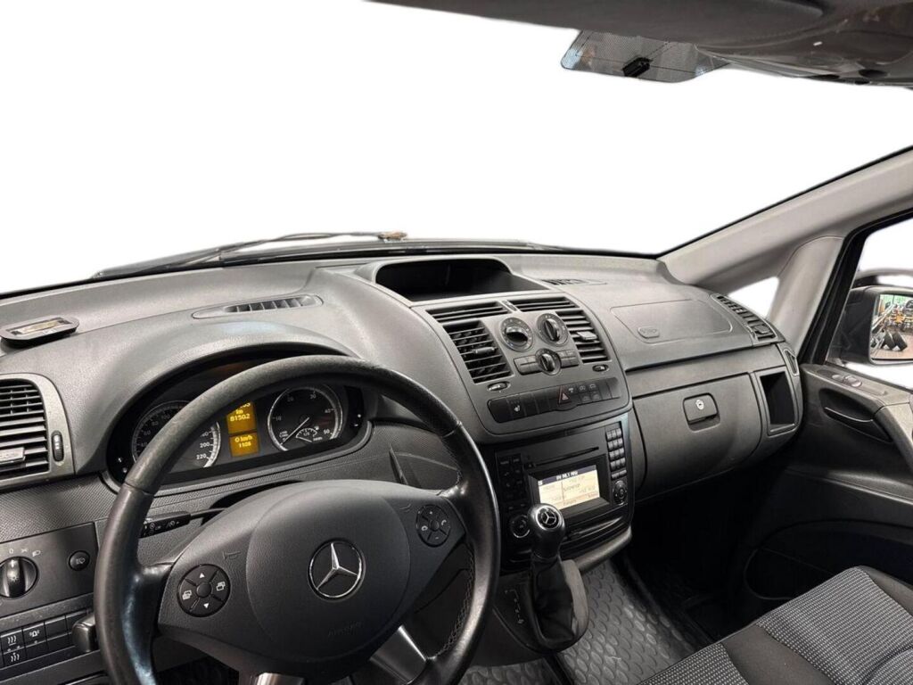 Mercedes-Benz Vito 2011 Musta