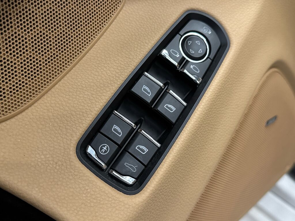 Porsche Panamera 2012 Valkoinen