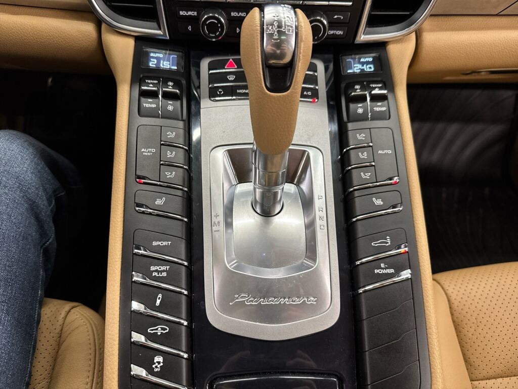 Porsche Panamera 2012 Valkoinen