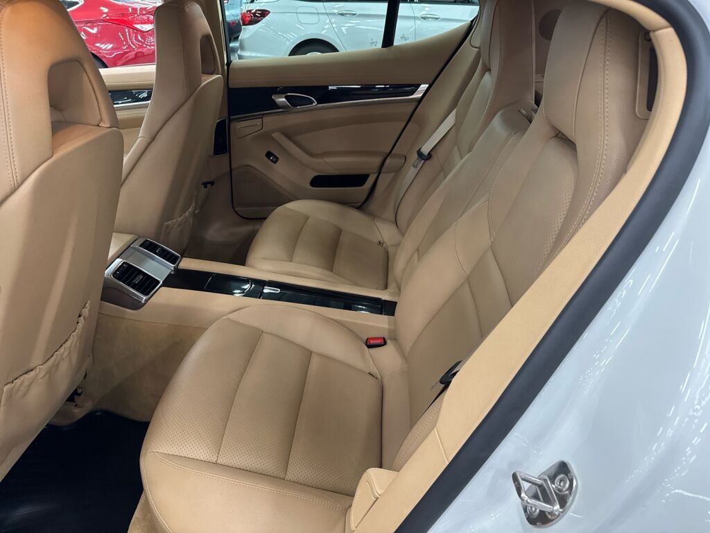 Porsche Panamera 2012 Valkoinen