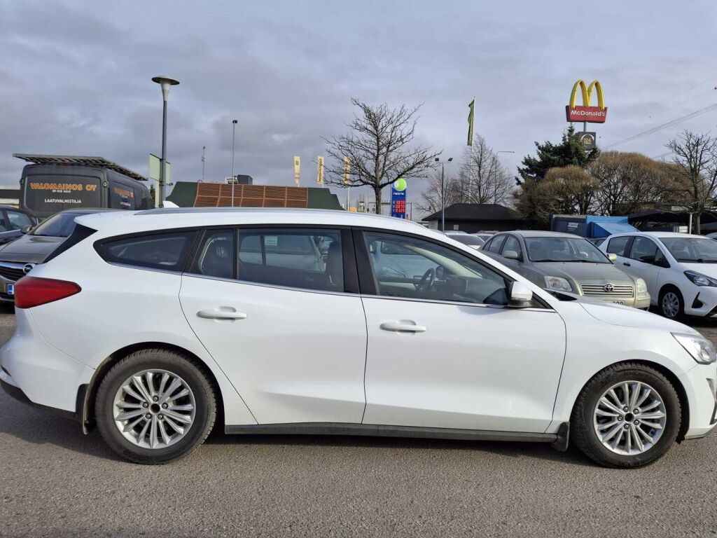 Ford Focus 2019 Valkoinen