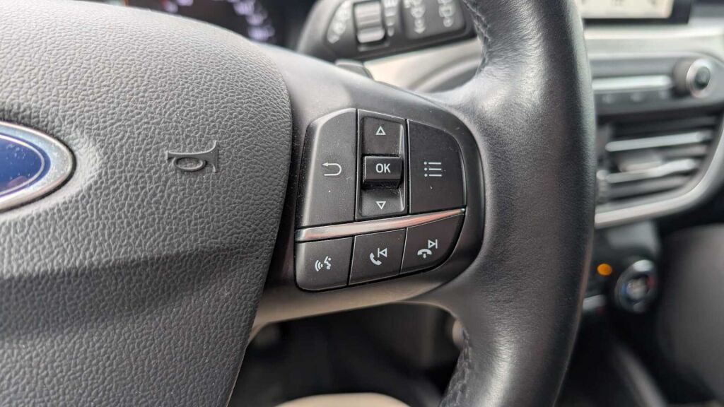 Ford Focus 2018 Harmaa