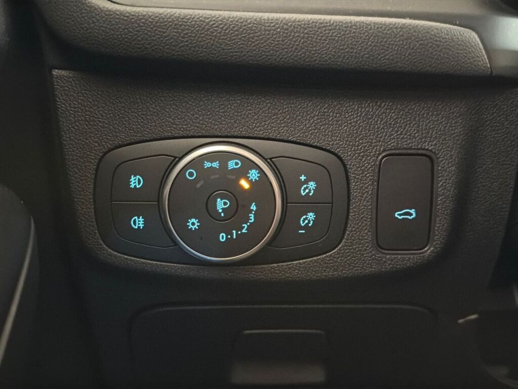 Ford Focus 2019 Sininen