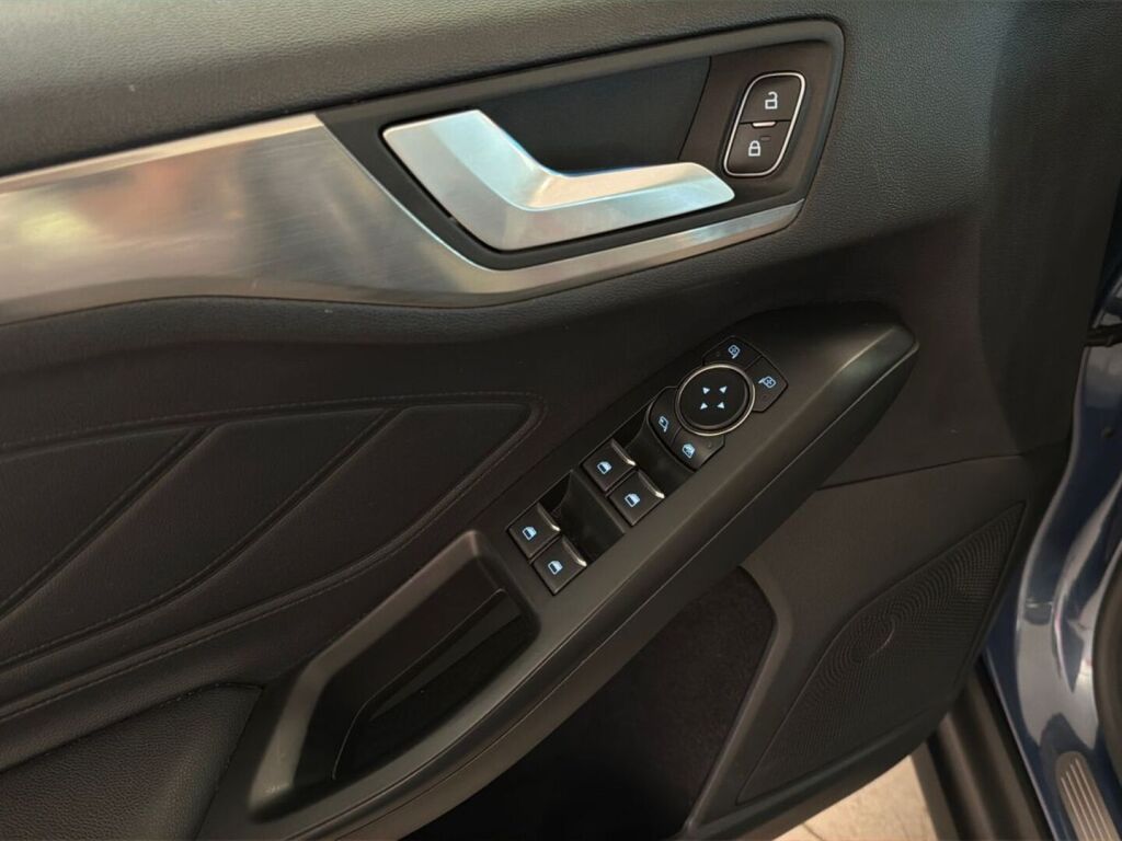 Ford Focus 2019 Sininen