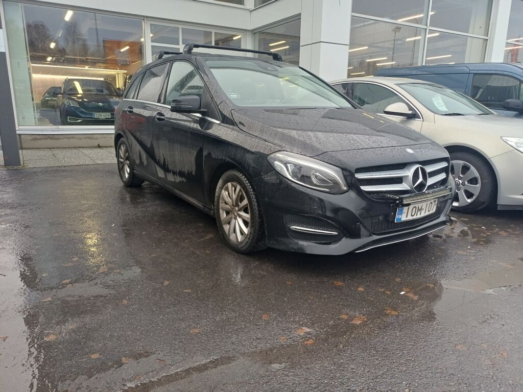 Mercedes-Benz B 2015 Musta