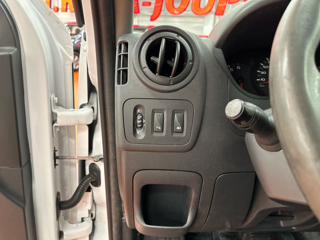 Nissan NV400 2019 Valkoinen