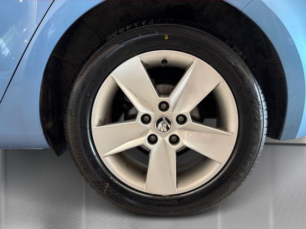 Skoda Octavia 2018 Sininen