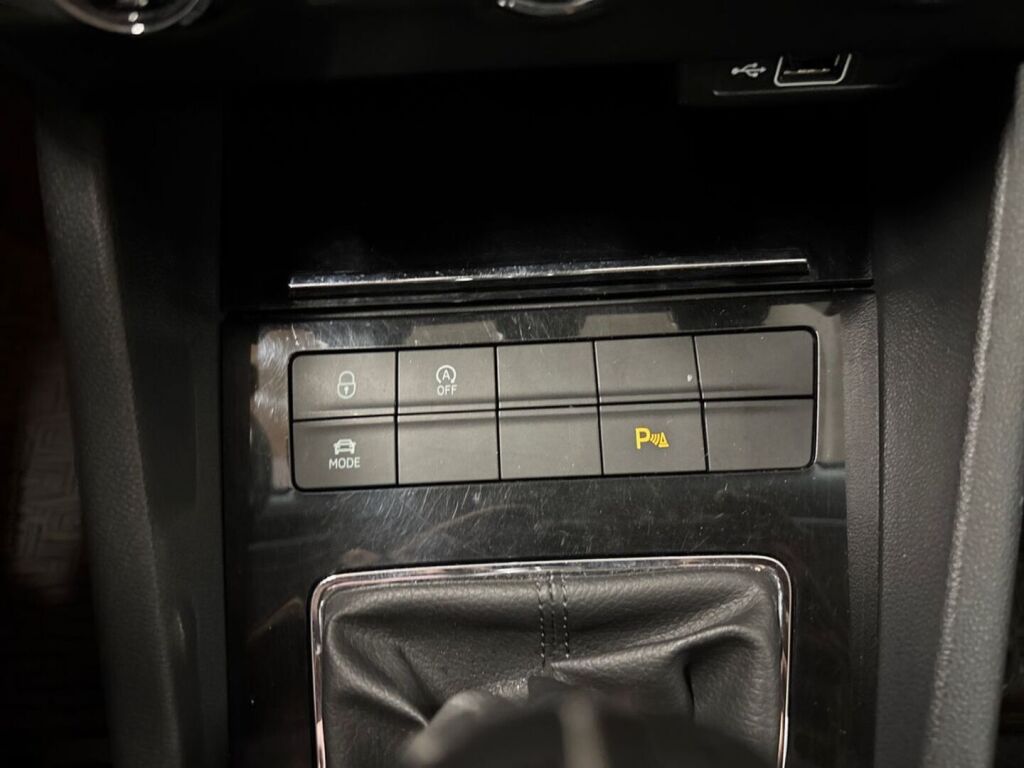 Skoda Octavia 2018 Sininen