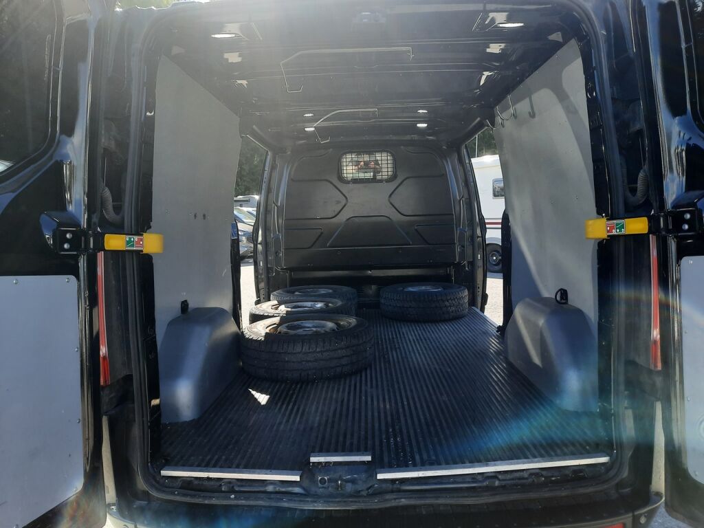 Ford Transit Custom 2018 Musta