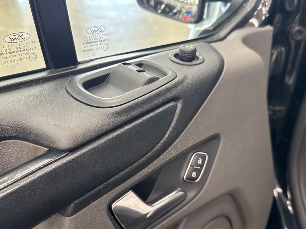 Ford Transit Custom 2018 Musta