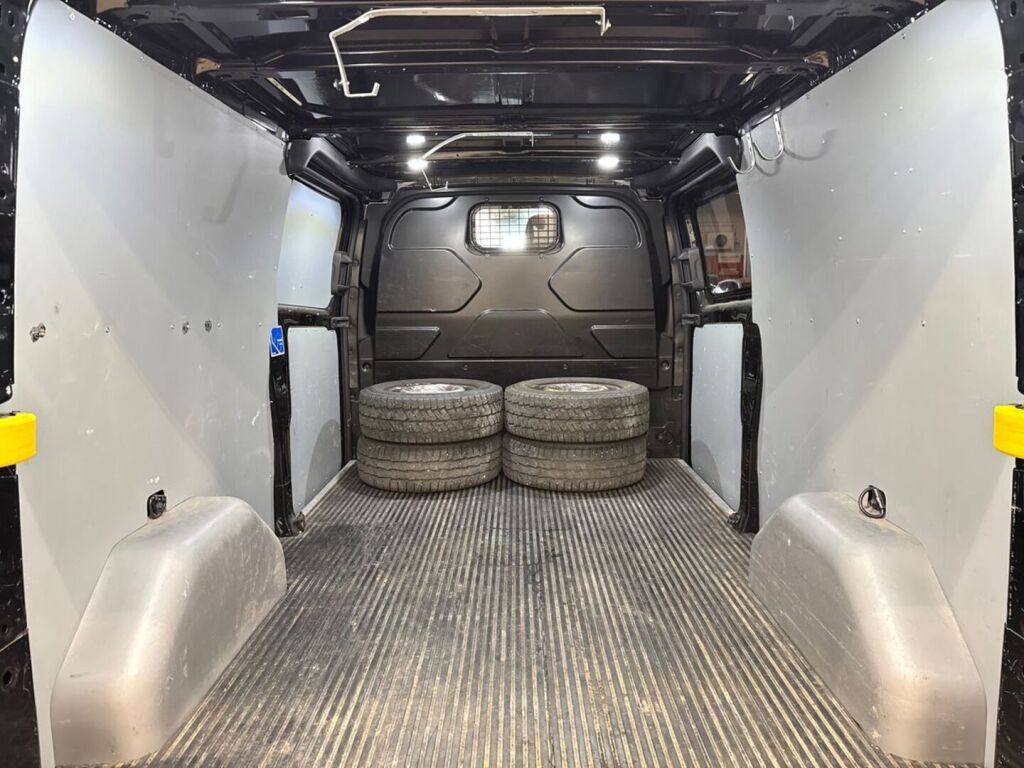 Ford Transit Custom 2018 Musta