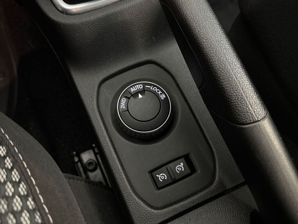 Dacia Duster 2018 Valkoinen