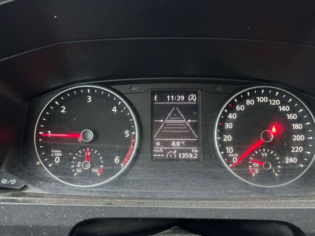 Volkswagen Transporter 2018 Musta