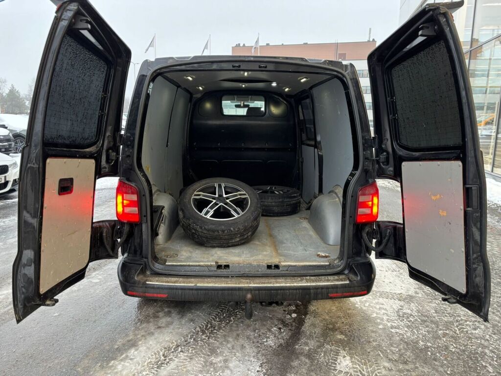 Volkswagen Transporter 2018 Musta
