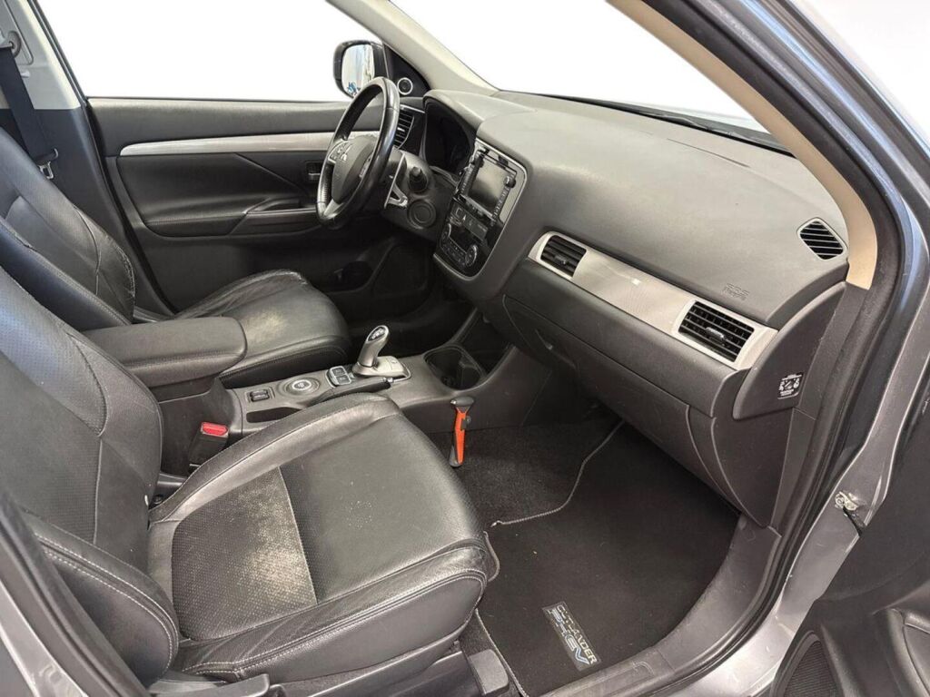 Mitsubishi Outlander PHEV 2013 Harmaa