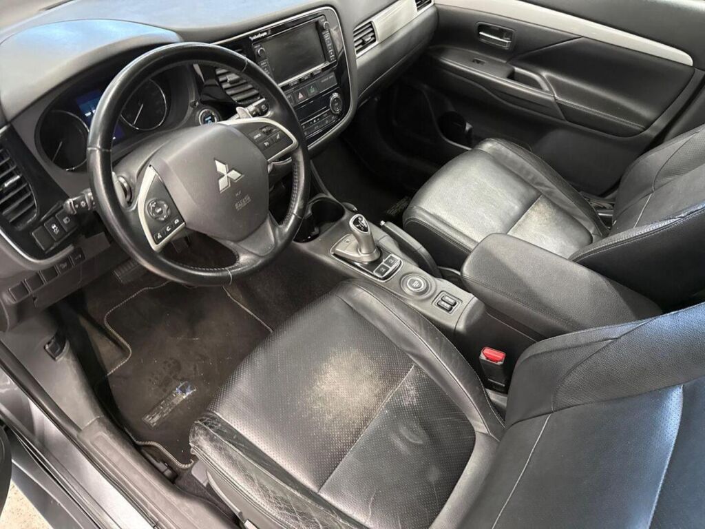 Mitsubishi Outlander PHEV 2013 Harmaa