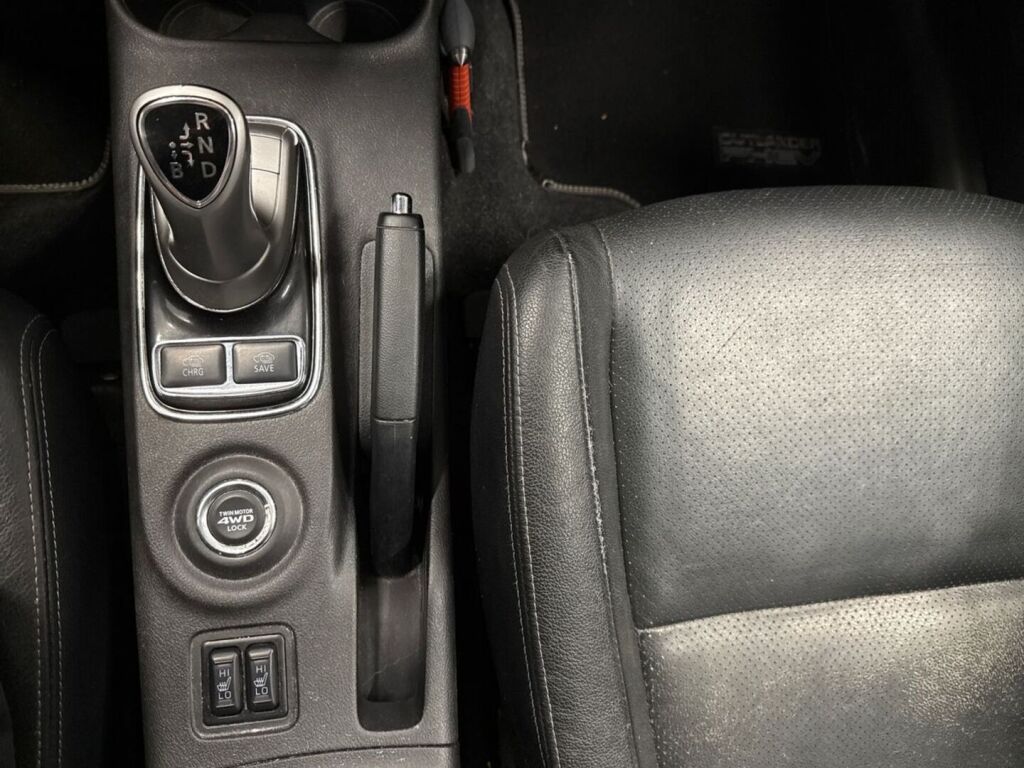 Mitsubishi Outlander PHEV 2013 Harmaa