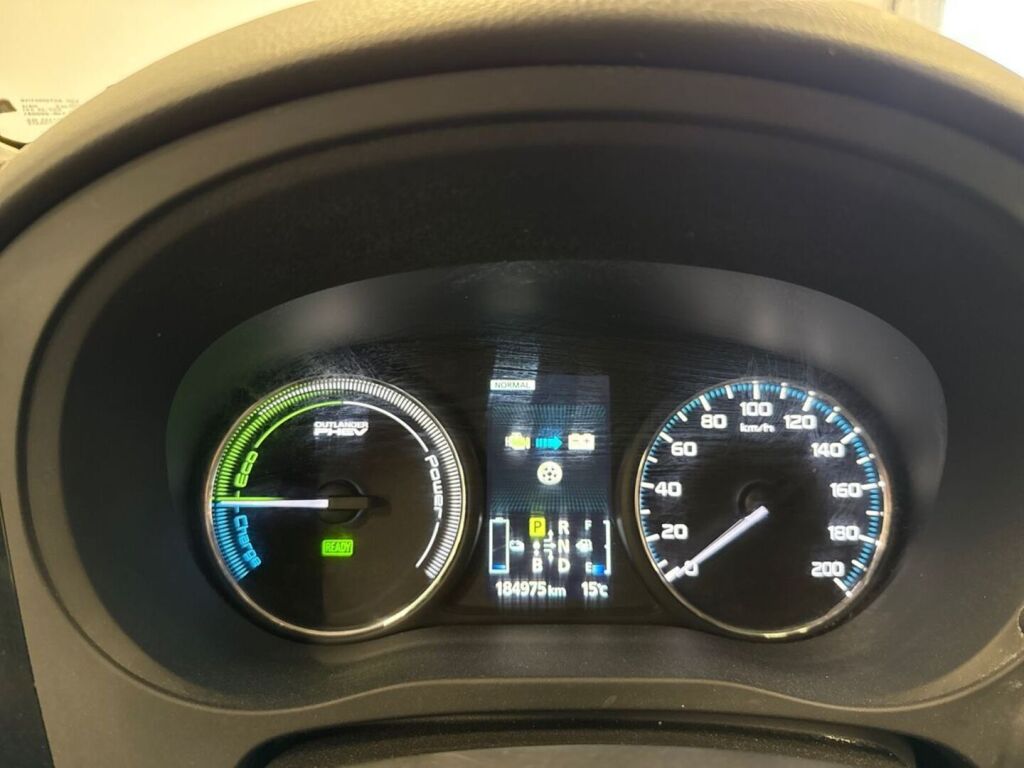 Mitsubishi Outlander PHEV 2013 Harmaa