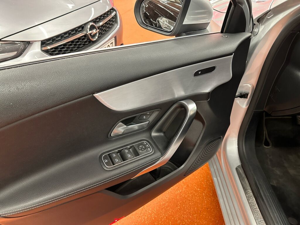 Mercedes-Benz A 2018 Harmaa