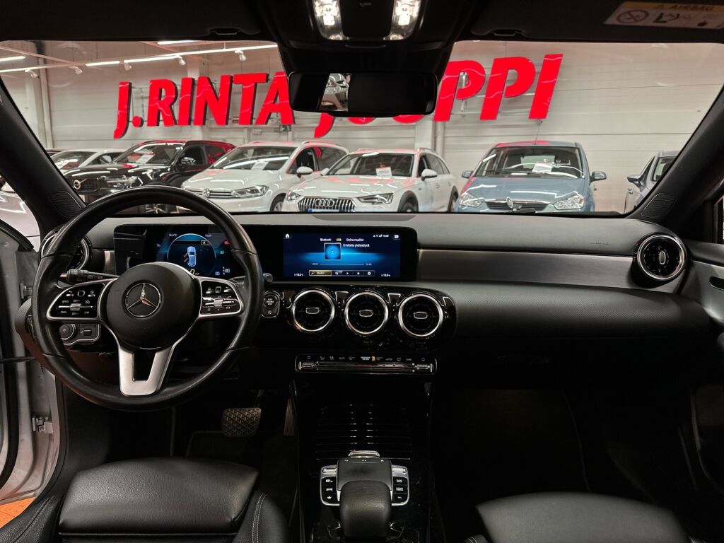 Mercedes-Benz A 2018 Harmaa