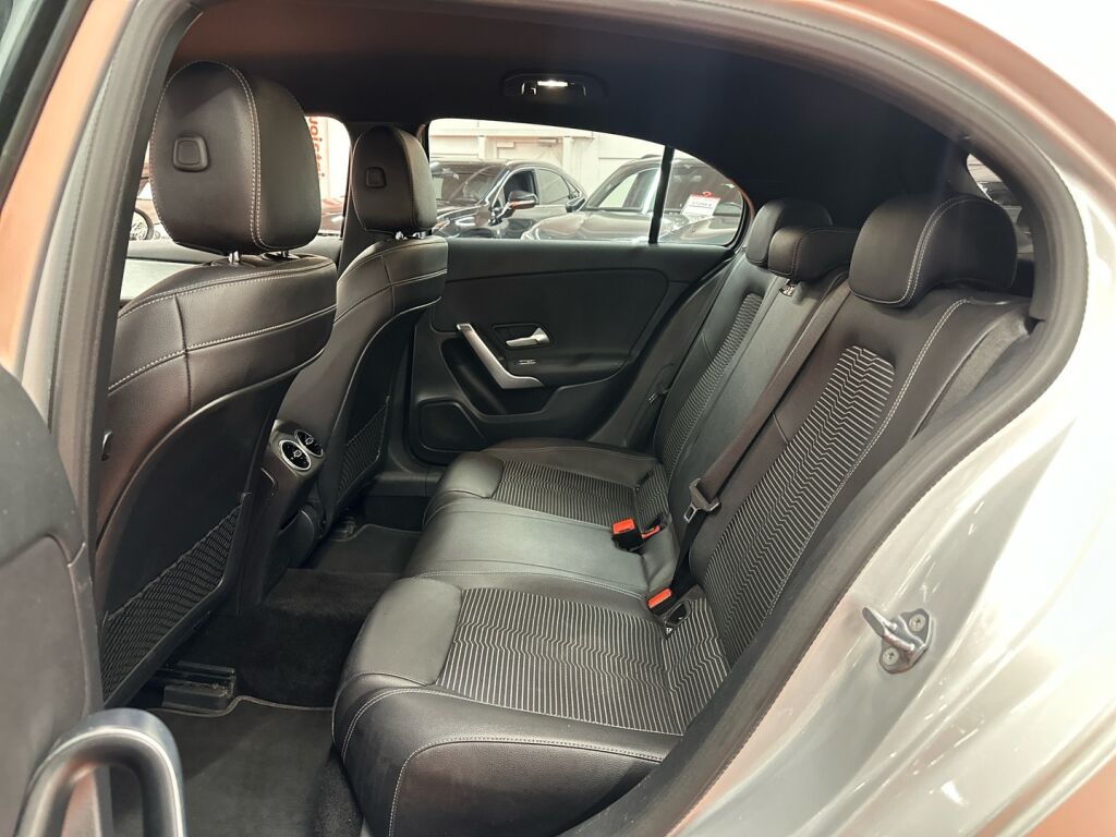 Mercedes-Benz A 2018 Harmaa