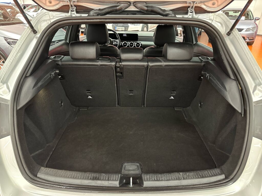 Mercedes-Benz A 2018 Harmaa